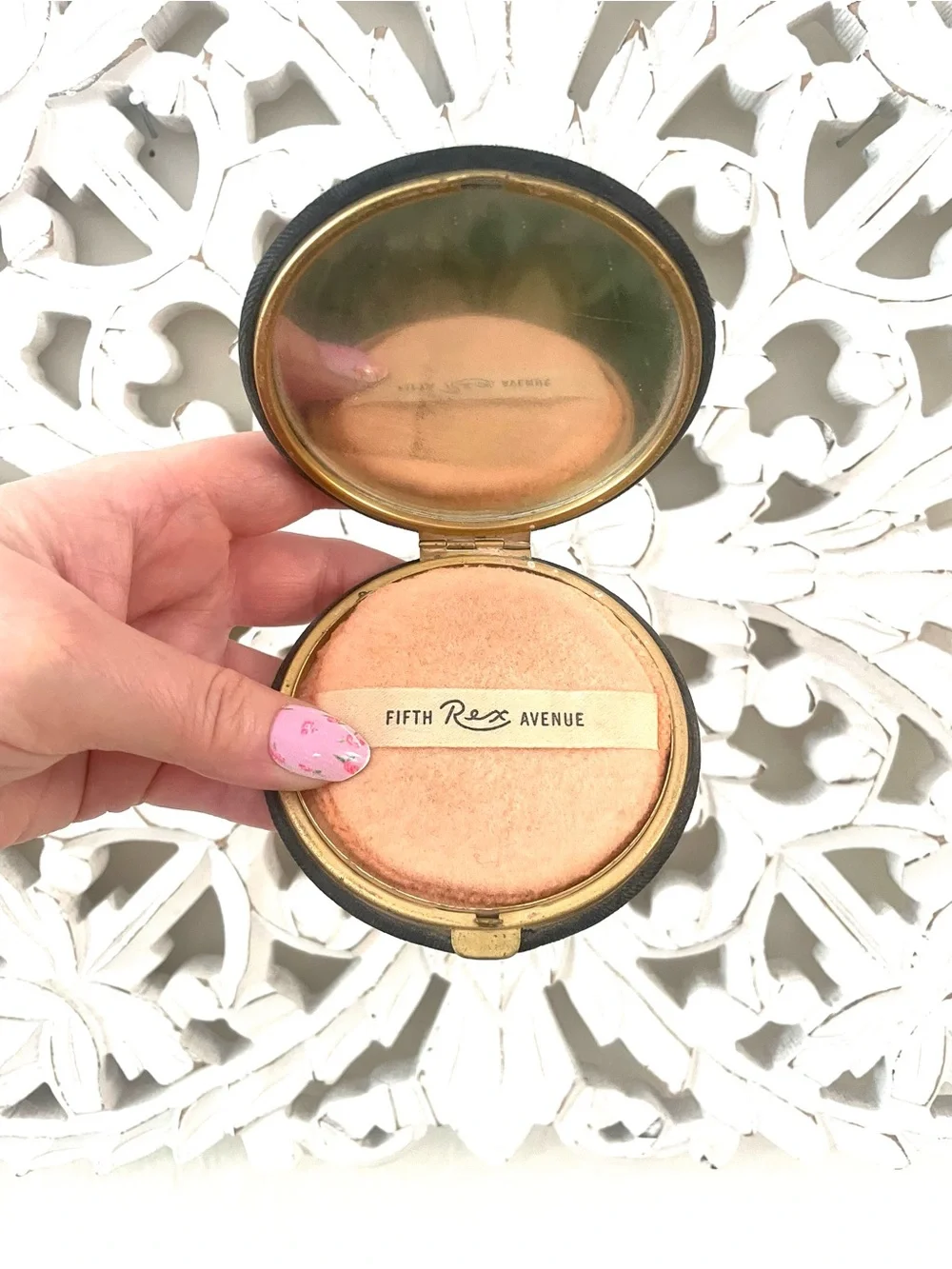 FIFTH Rex Avenue Vintage Compact